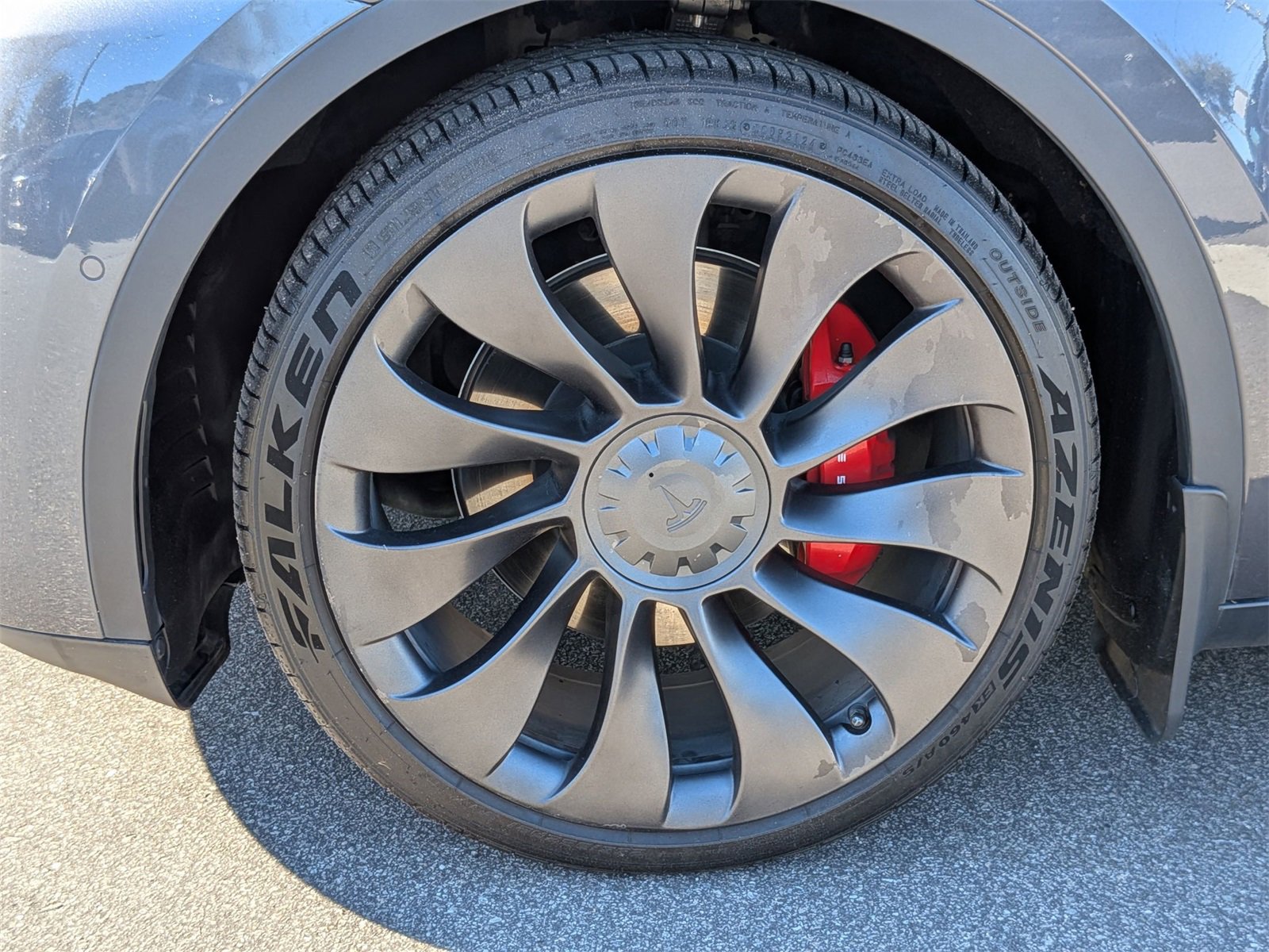 Used 2022 Tesla Model Y Performance image 10