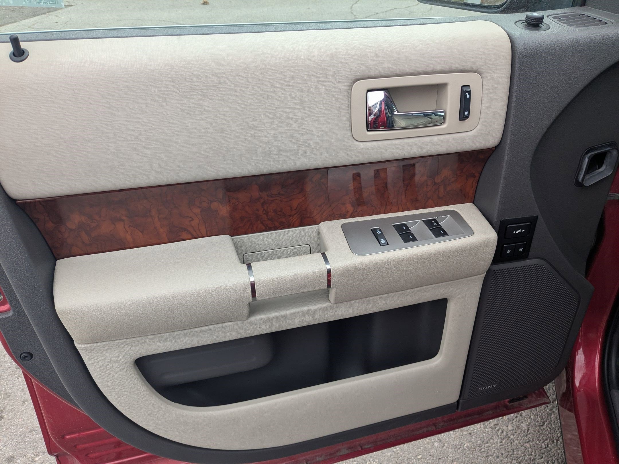 Used 2010 Ford Flex Limited image 14