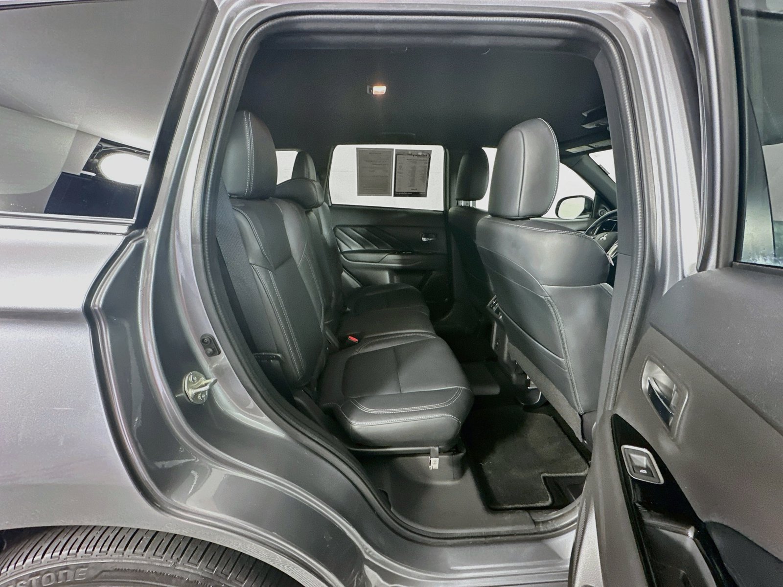 Used 2020 Mitsubishi Outlander SEL AWD/4WD image 25