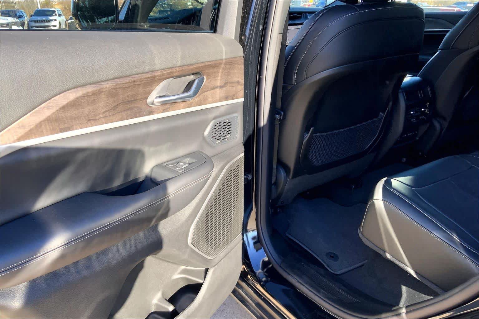 New 2026 Jeep Grand Cherokee Limited AWD/4WD image 17