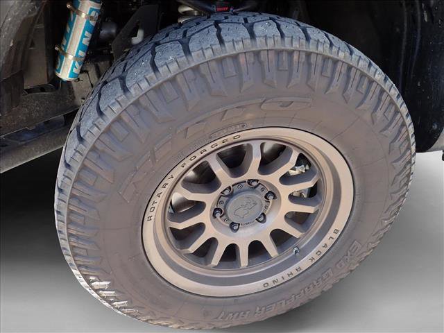 Used 2021 Nissan Titan PRO-4X w/ Pro-4x Convenience Package AWD/4WD video 4