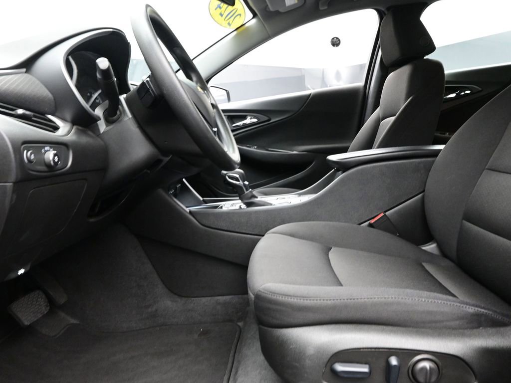 Used 2024 Chevrolet Malibu LT image 12