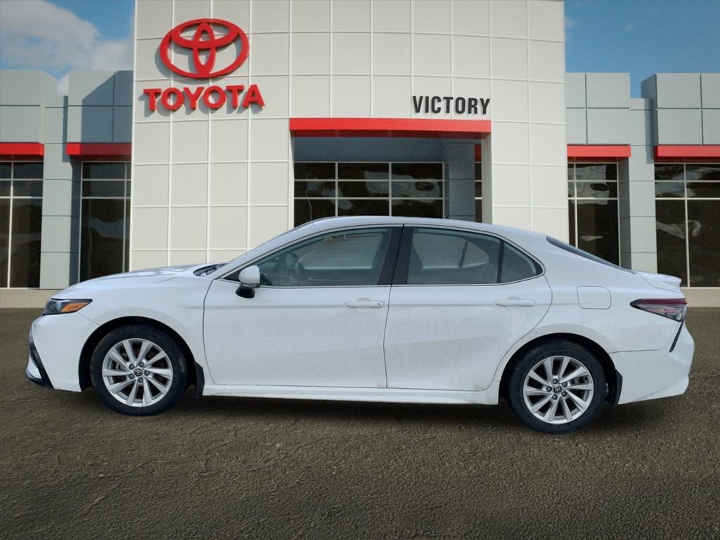 Used 2023 Toyota Camry SE FWD image 5