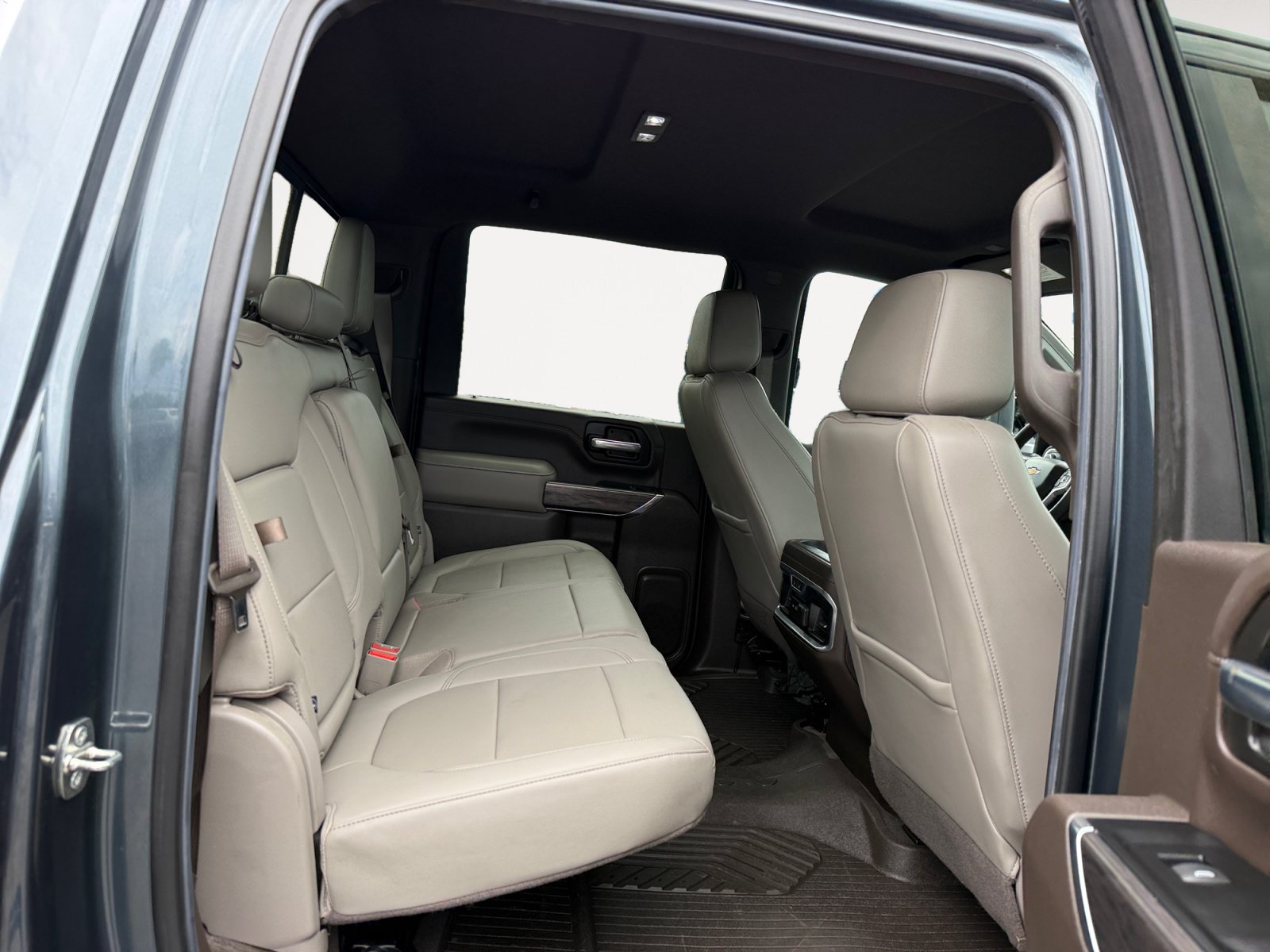 Used 2020 Chevrolet Silverado 2500 LTZ AWD/4WD image 18