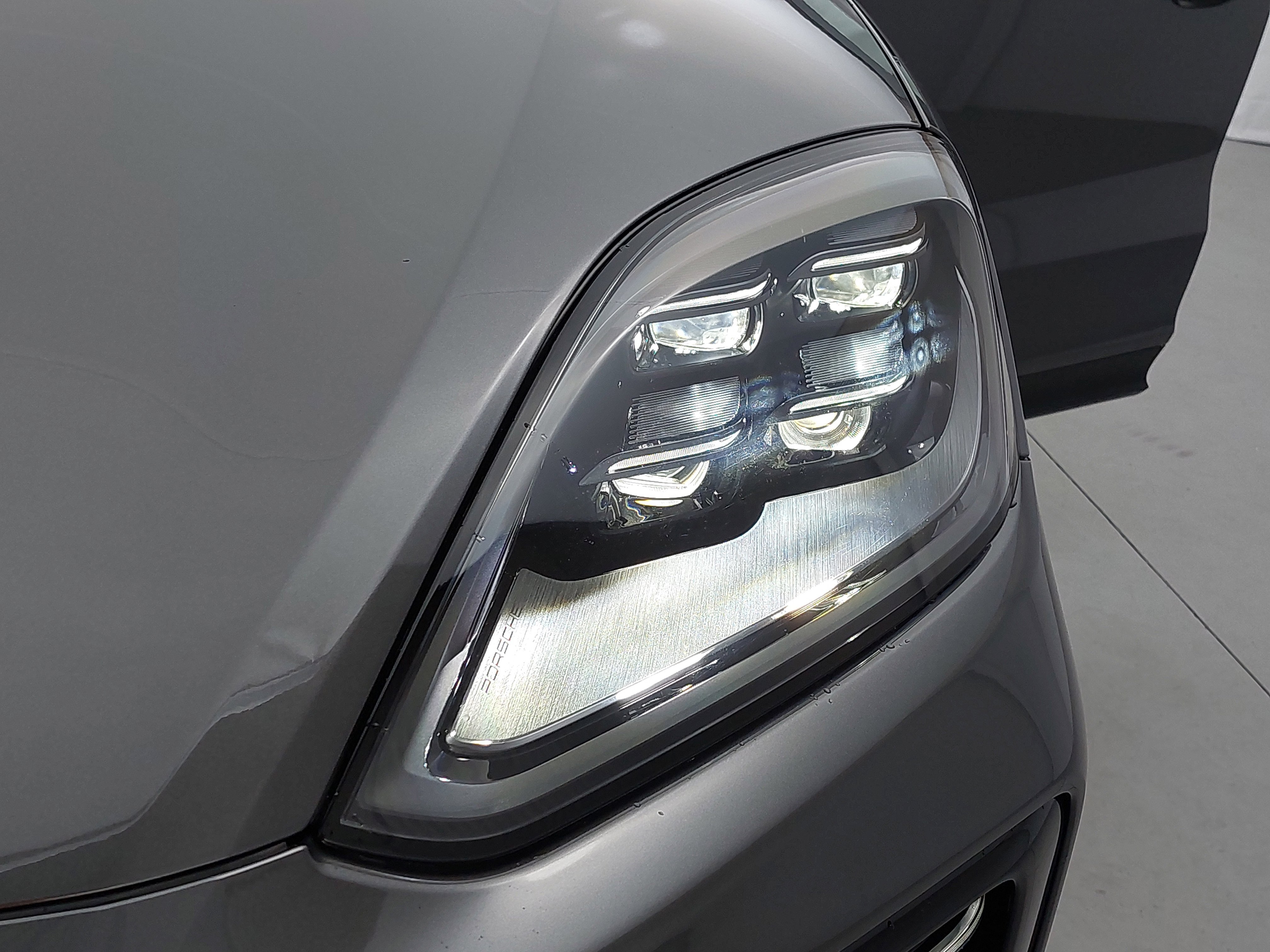 New 2025 Porsche Cayenne E-Hybrid image 34