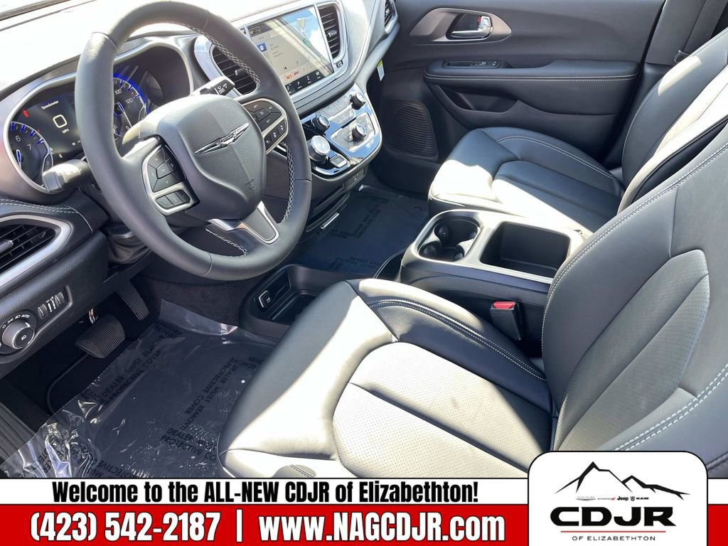New 2026 Chrysler Pacifica Select image 20