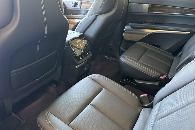 Certified 2026 Cadillac Vistiq Sport AWD/4WD image 12