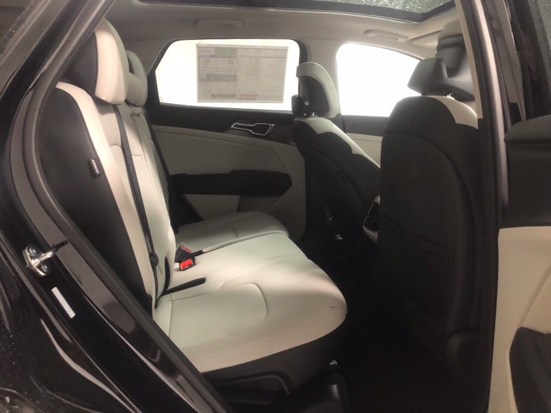 New 2026 Kia Sportage EX w/ EX Panorama Roof Package FWD image 11