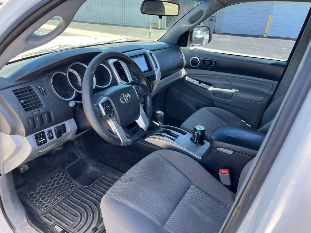 Used 2014 Toyota Tacoma PreRunner w/ SR5 Package RWD image 24