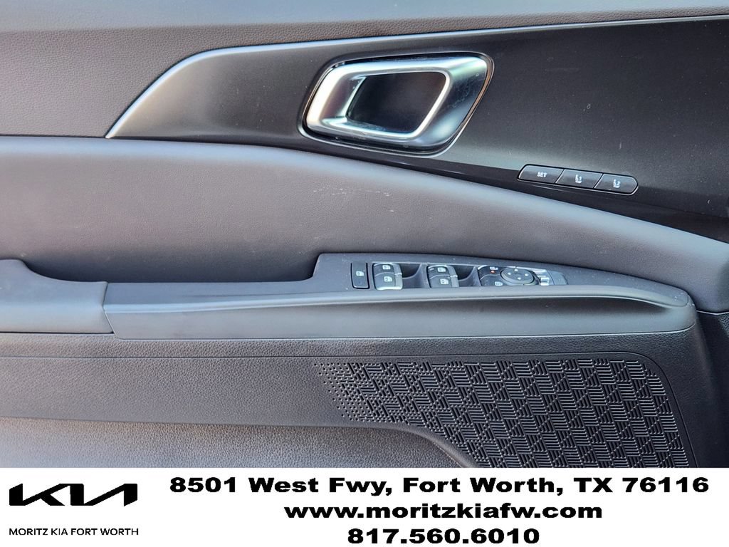 New 2026 Kia Carnival SX w/ SX Dark Edition Package FWD image 16