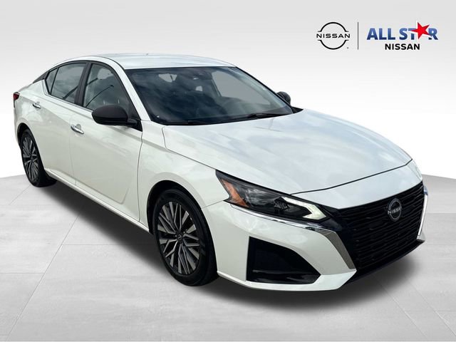 Used 2025 Nissan Altima 2.5 SV image 1