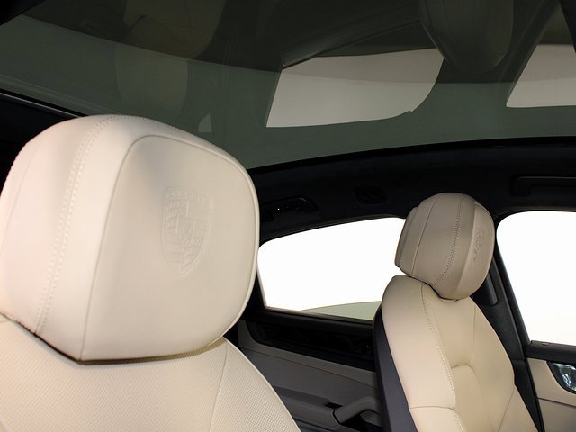 New 2026 Porsche Cayenne GTS image 28