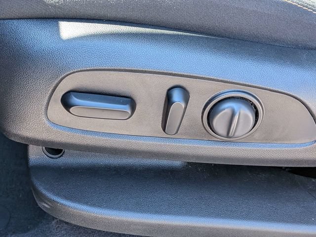 Used 2023 Chrysler Pacifica Touring-L FWD image 21