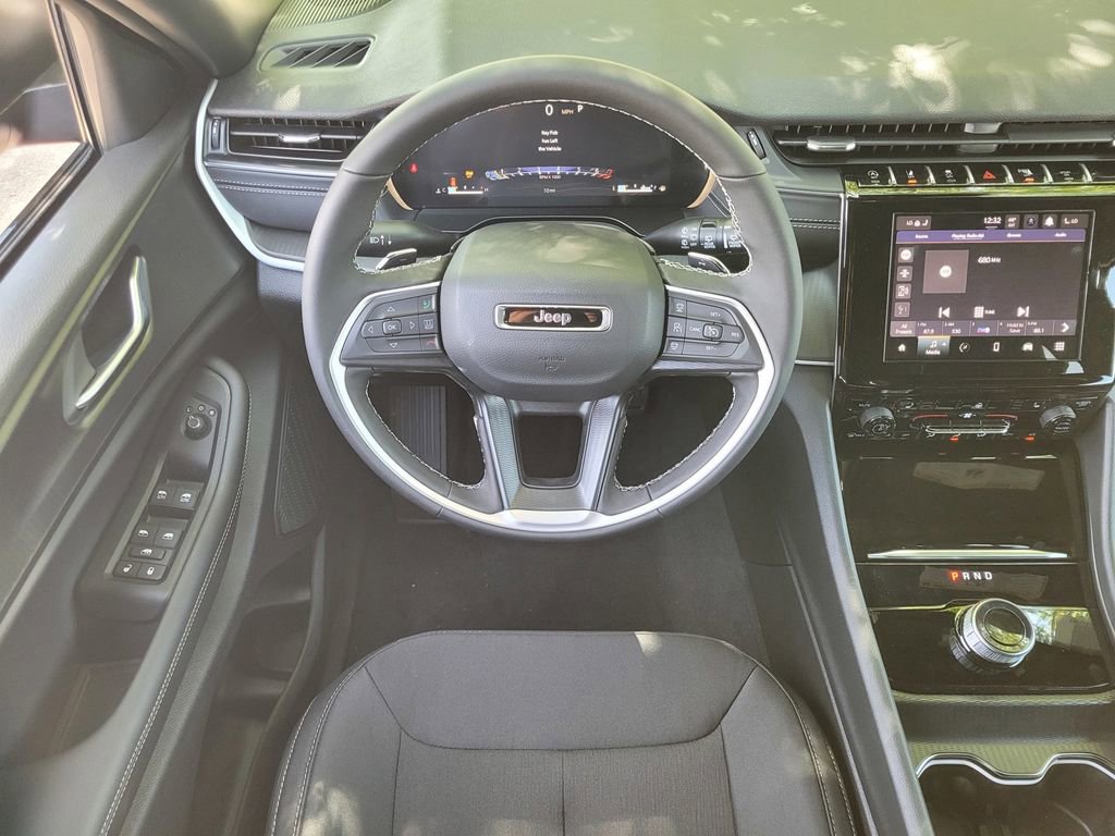 New 2025 Jeep Grand Cherokee Laredo X w/ Luxury Tech Group I image 5