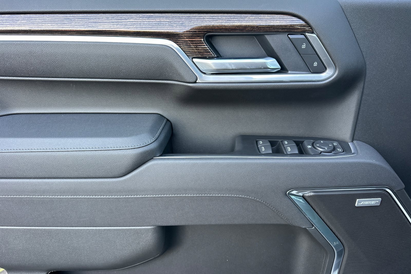 New 2026 GMC Sierra 1500 Elevation image 12