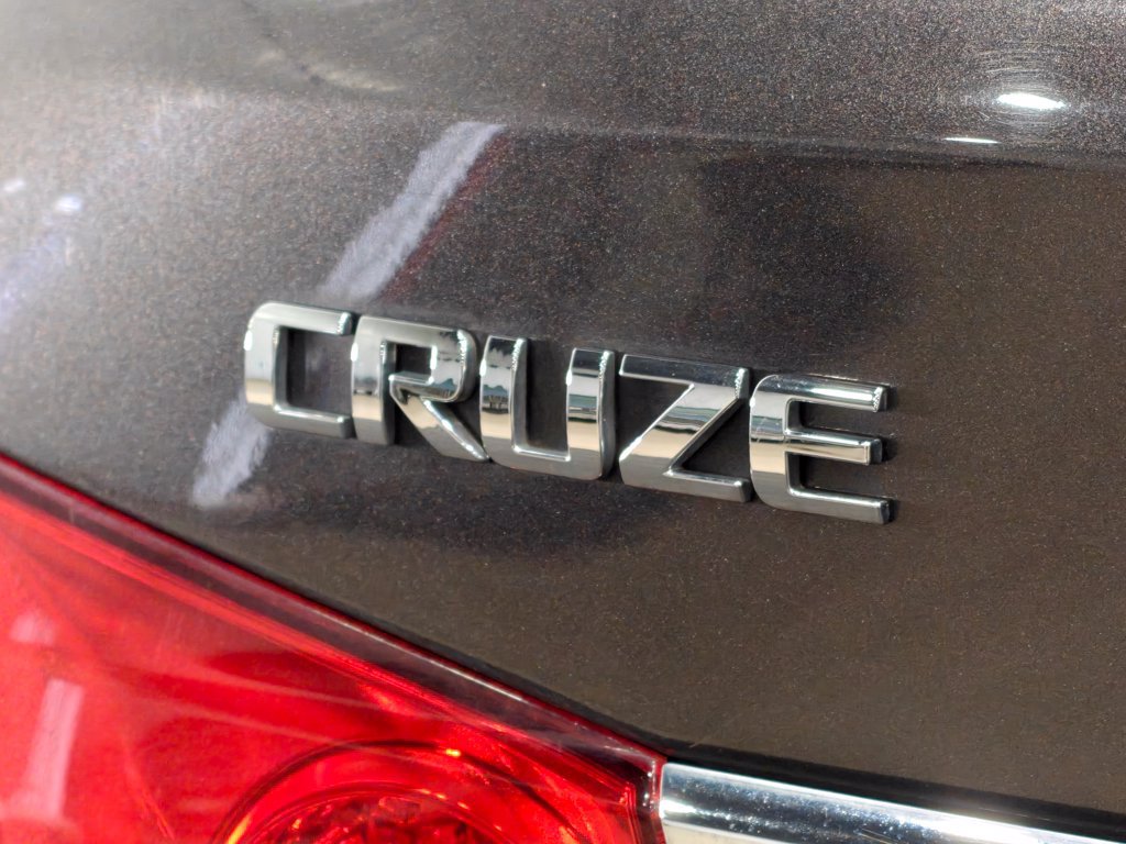 Used 2015 Chevrolet Cruze LT FWD image 33