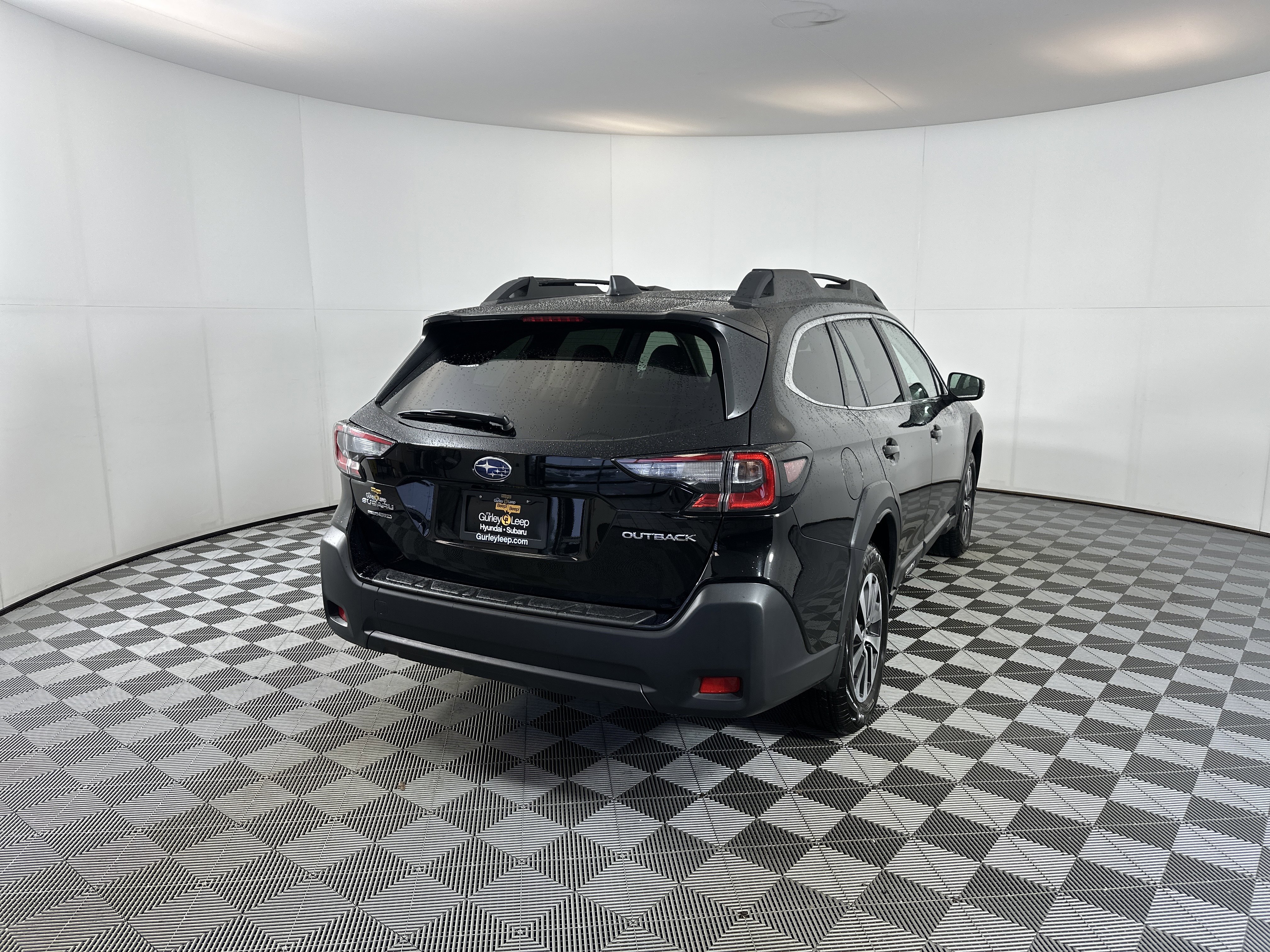 Used 2025 Subaru Outback Premium w/ Popular Package #1A image 10