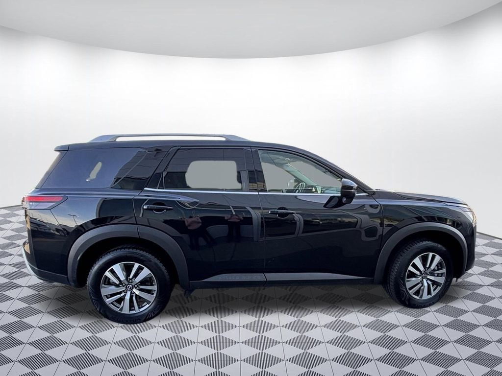 Used 2022 Nissan Pathfinder SL w/ Cargo Package image 6