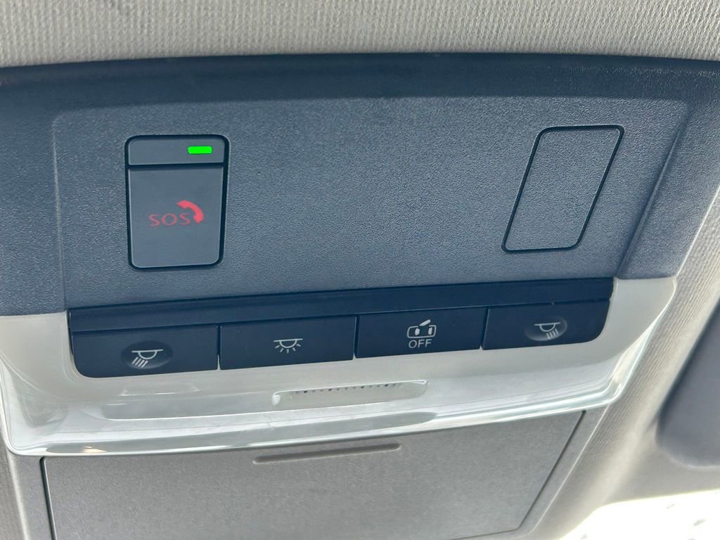 Used 2025 Nissan Sentra SV FWD image 17