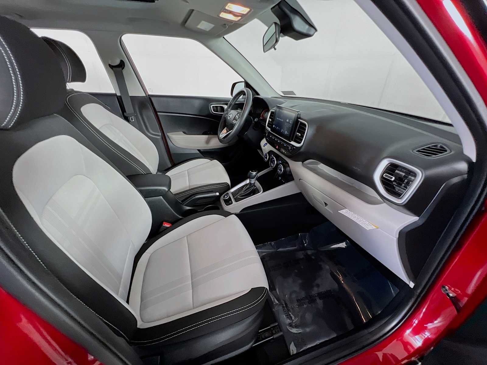 Certified 2026 Hyundai Venue SEL FWD image 28
