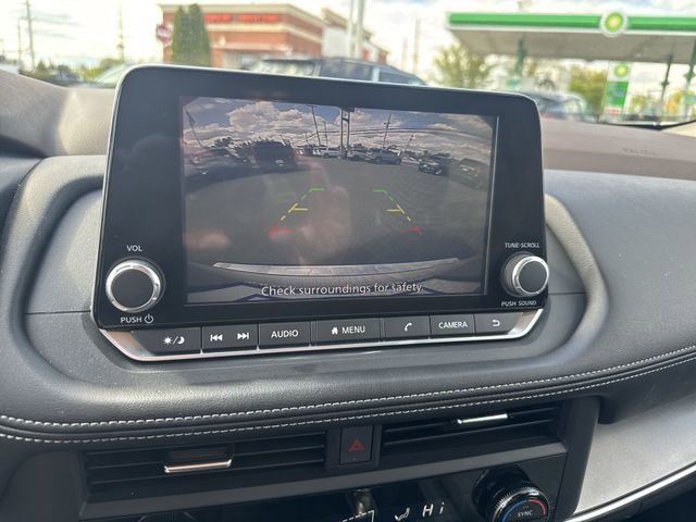 Used 2023 Nissan Rogue SV AWD/4WD image 14