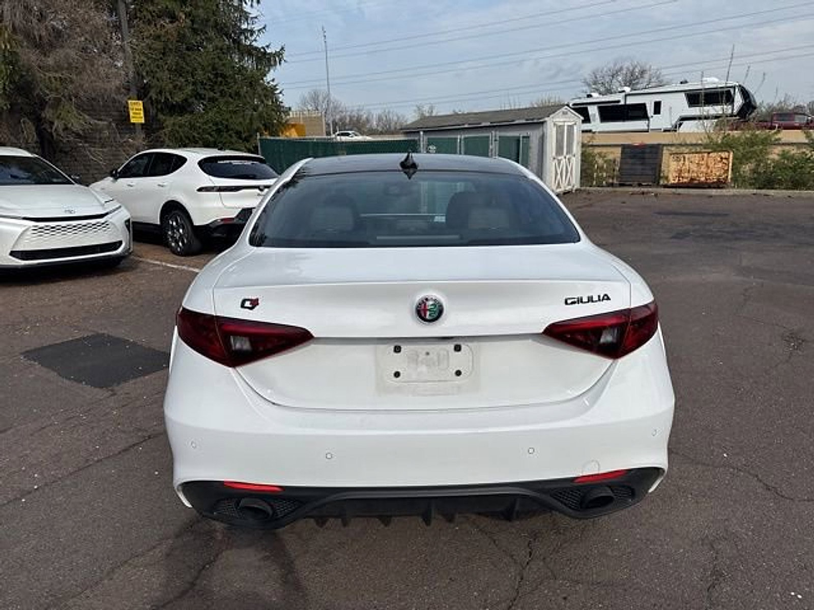 Used 2023 Alfa Romeo Giulia Estrema image 8