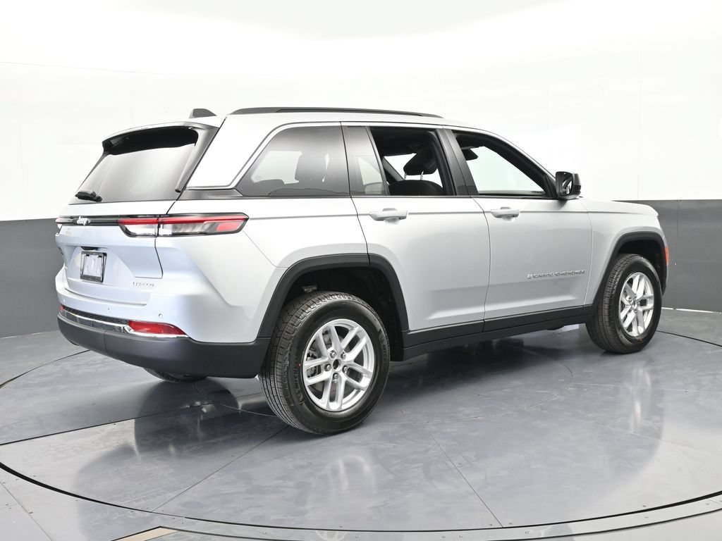 New 2026 Jeep Grand Cherokee Laredo X RWD image 6