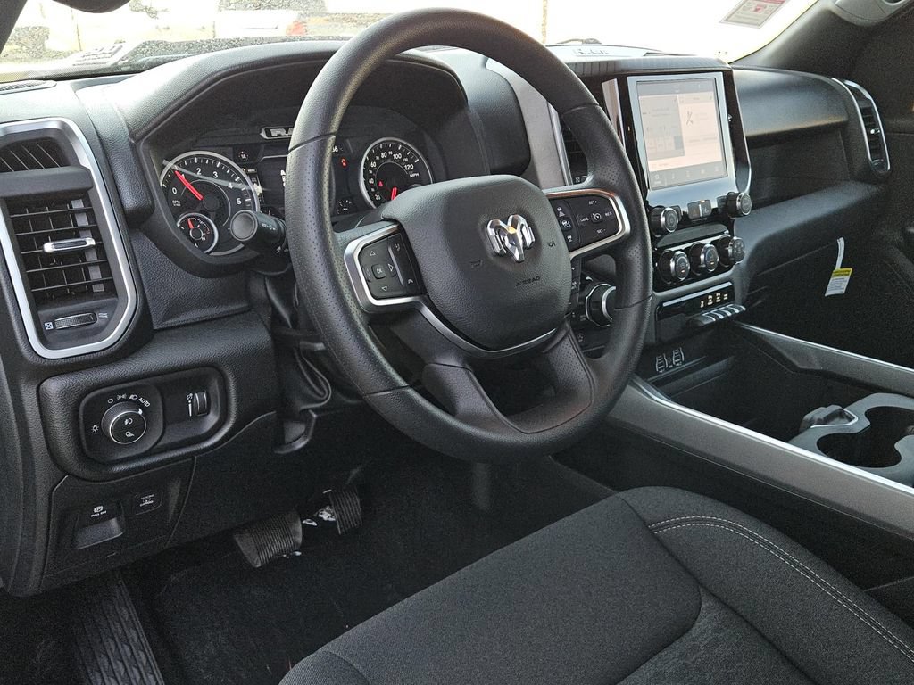New 2026 RAM 1500 Express AWD/4WD image 23