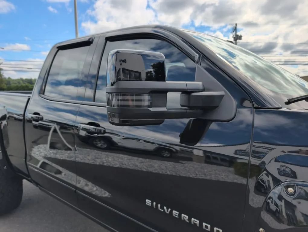 Used 2018 Chevrolet Silverado 1500 LT w/ All Star Edition AWD/4WD image 27