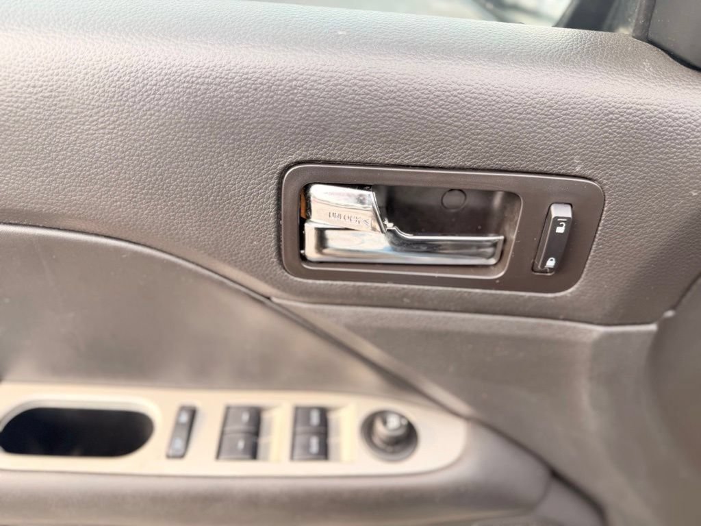 Used 2011 Ford Fusion SEL w/ 301A Rapid Spec Order Code FWD image 10
