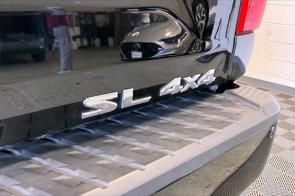 Used 2016 Nissan Titan SL image 7