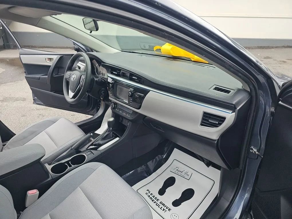 Used 2014 Toyota Corolla LE FWD image 19