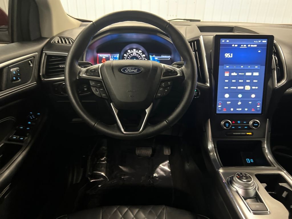 Used 2024 Ford Edge Titanium image 17