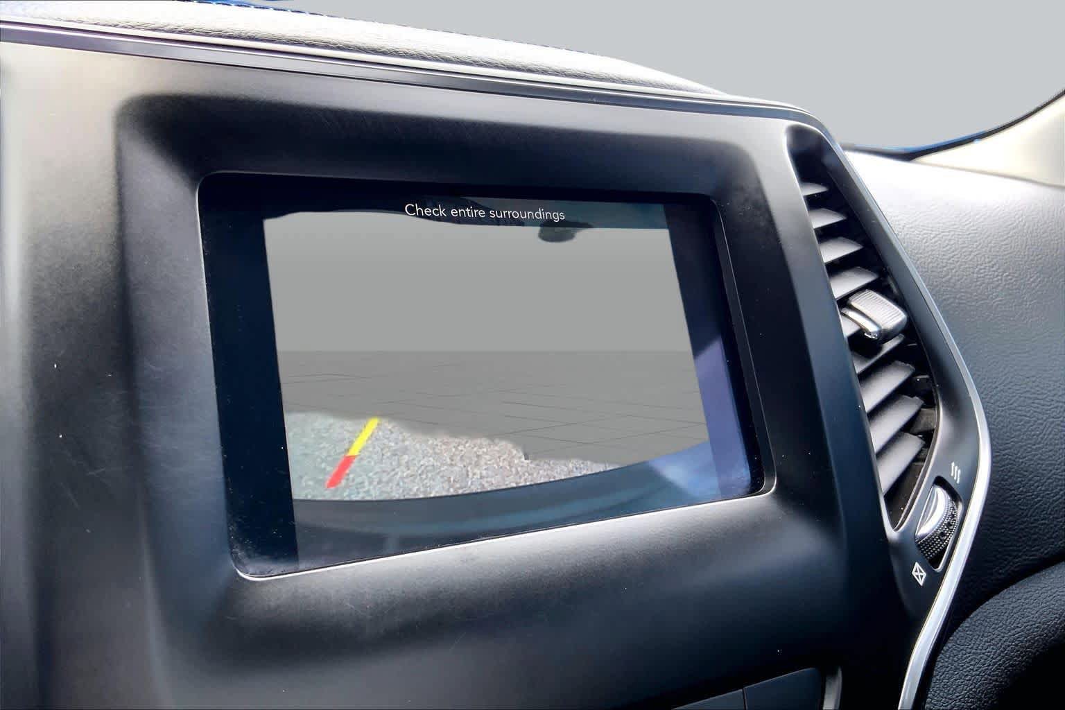 Used 2021 Jeep Cherokee Latitude FWD image 27
