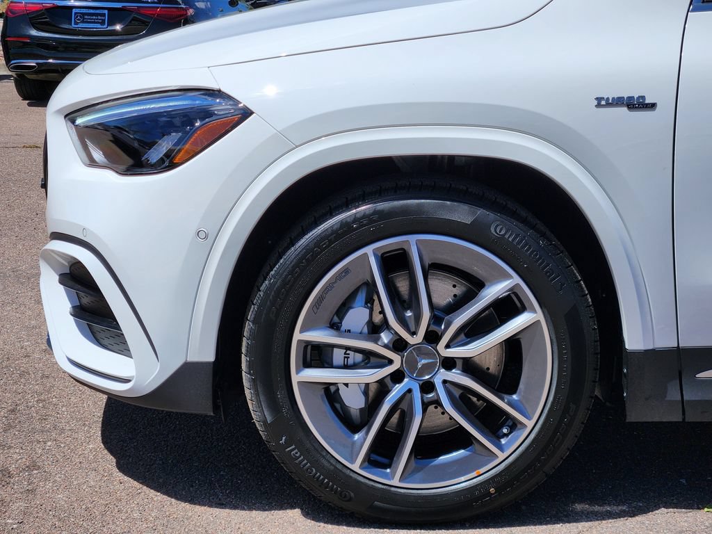 New 2026 Mercedes-Benz GLA 35 AMG 4MATIC image 9