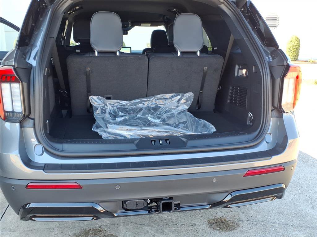 New 2026 Ford Explorer ST-Line w/ ST-Line Street Pack image 18