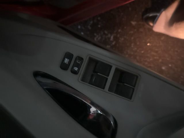 Used 2010 Toyota Camry LE image 13