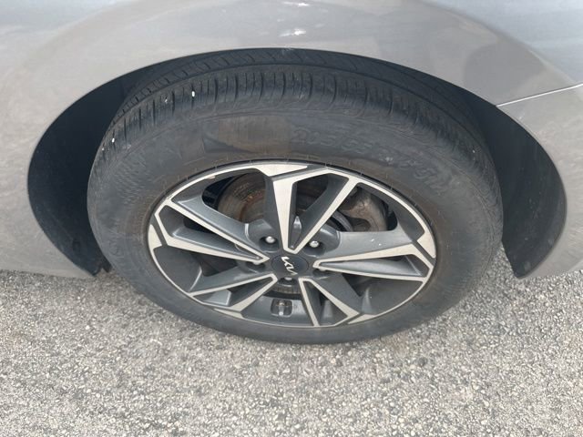 Used 2024 Kia Forte LXS FWD image 7