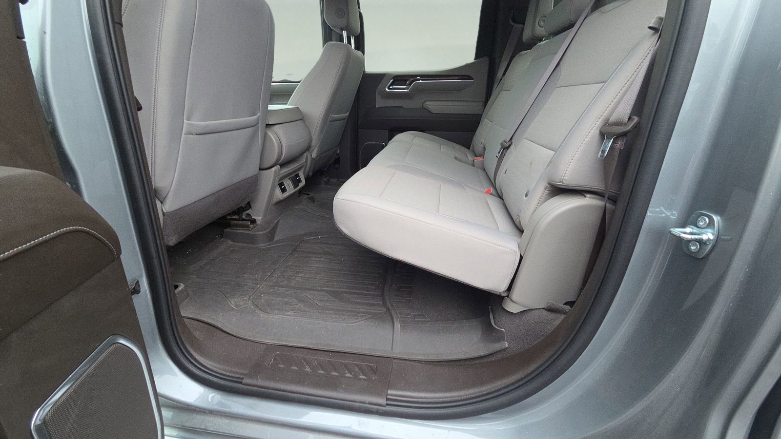 Used 2023 GMC Sierra 1500 SLE image 32