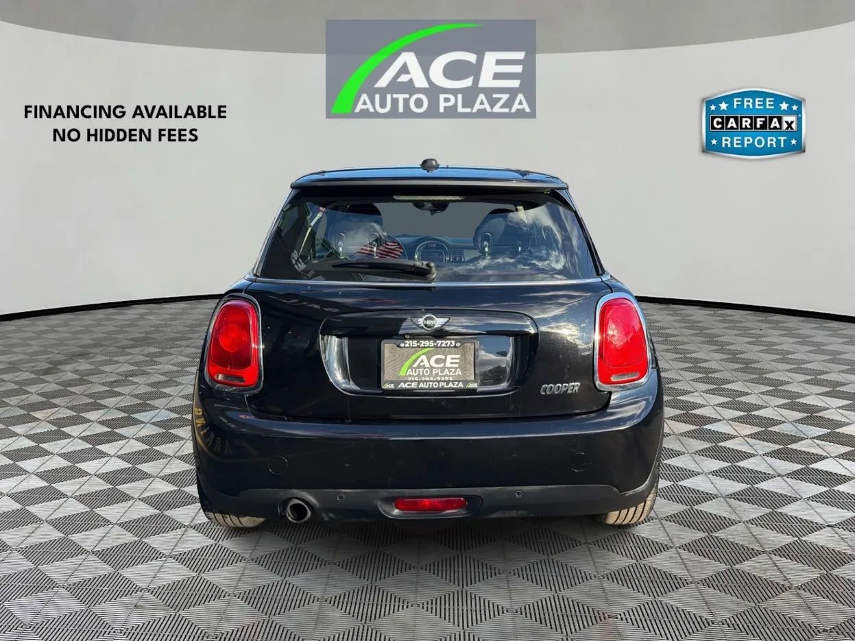 Used 2018 MINI Cooper 2-Door Hardtop w/ Signature Line Package image 6