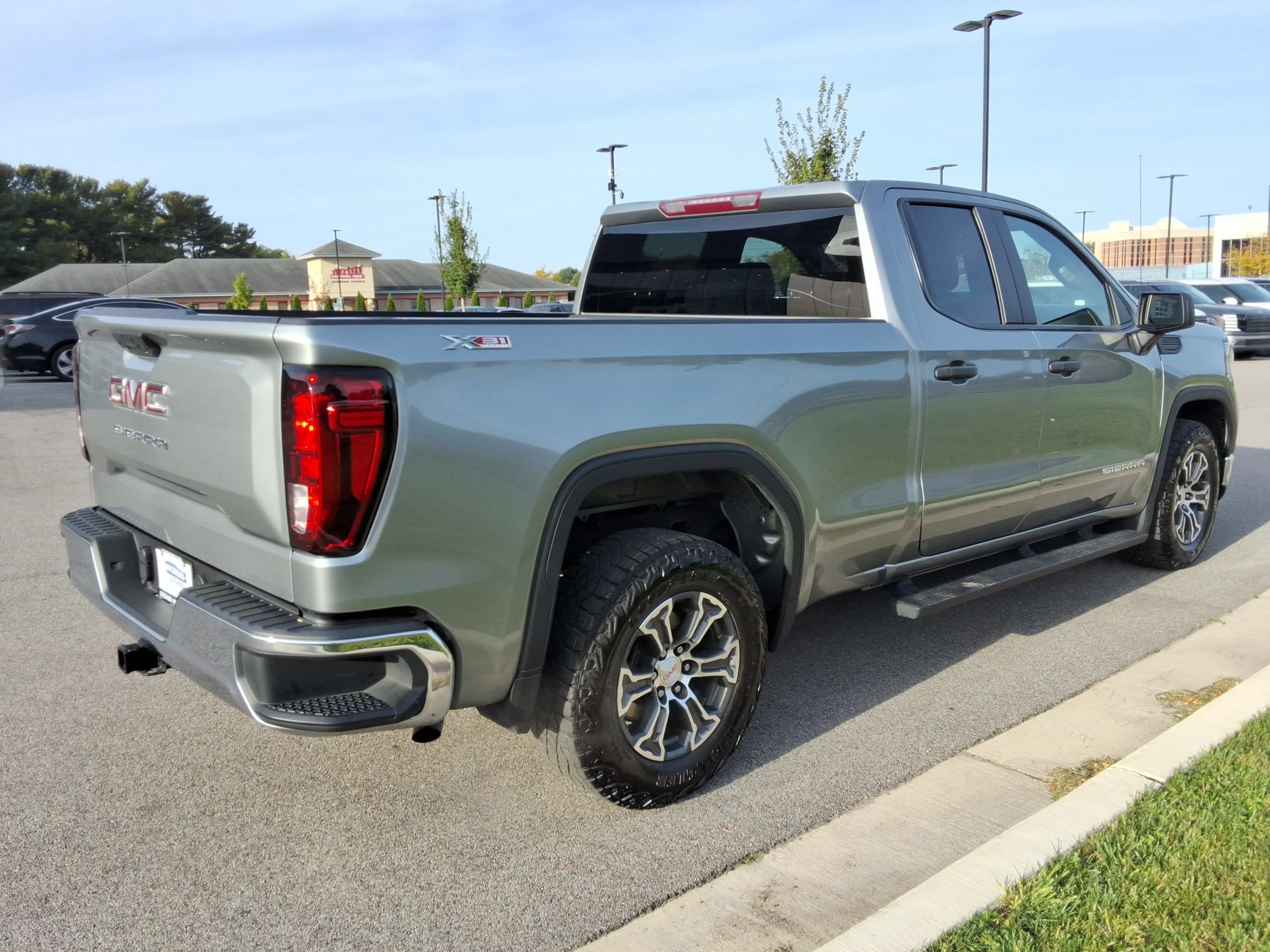 Used 2023 GMC Sierra 1500 Pro w/ Pro Value Package AWD/4WD image 13