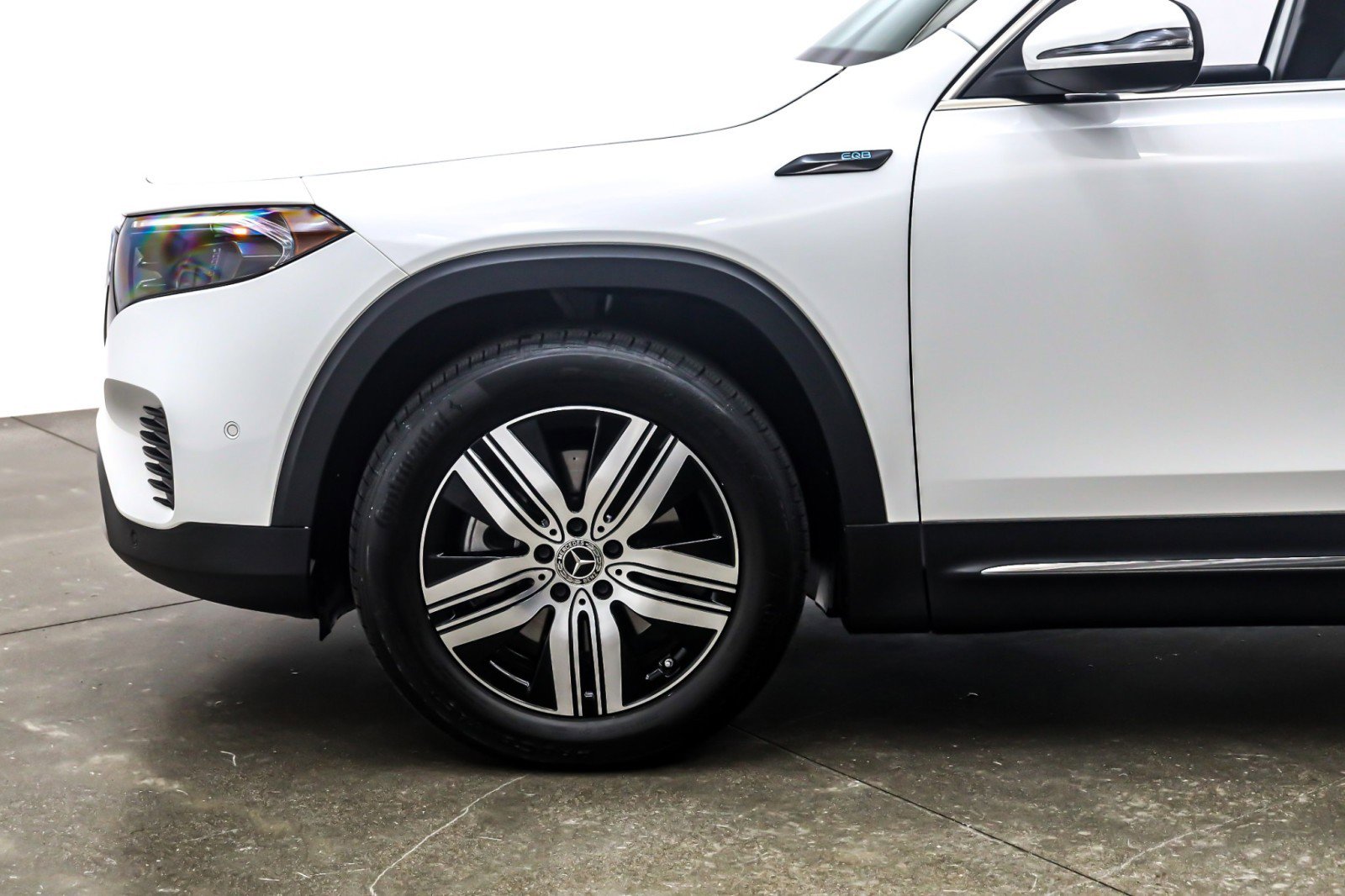 Used 2023 Mercedes-Benz EQB 250+ image 11