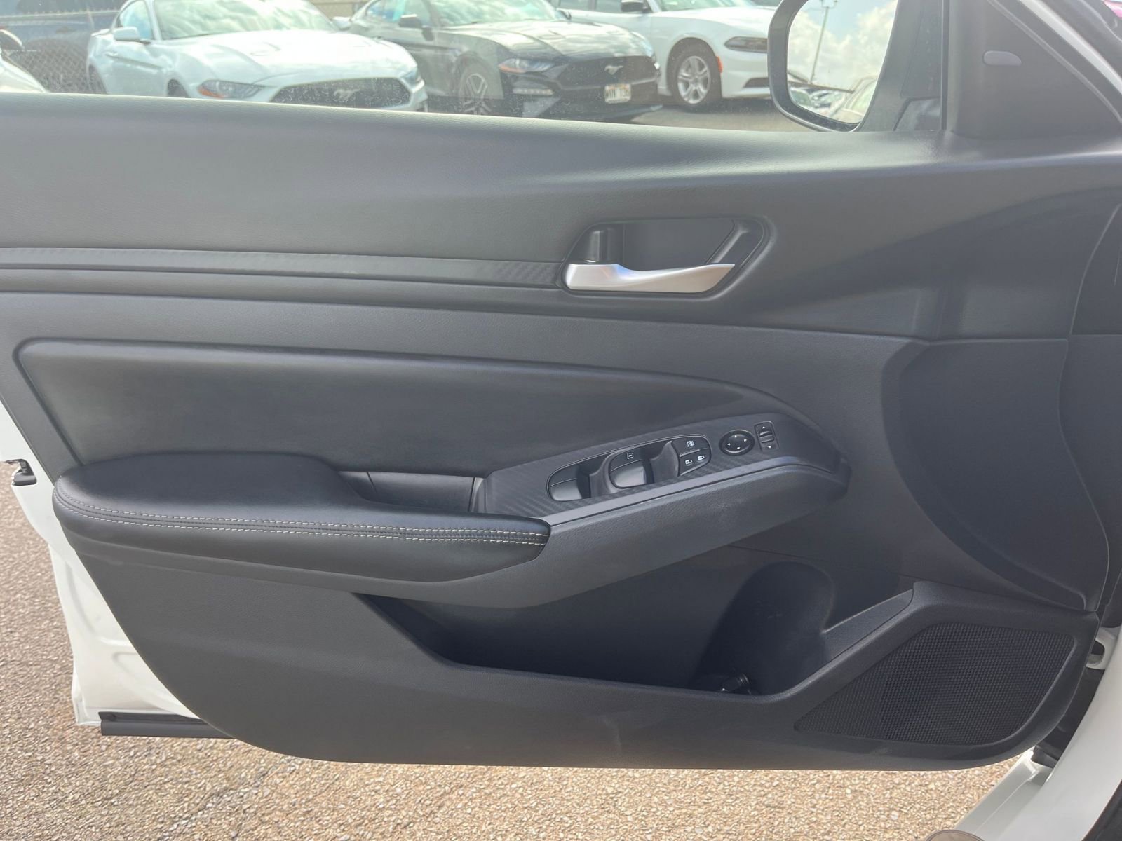 Used 2025 Nissan Altima 2.5 SV image 18