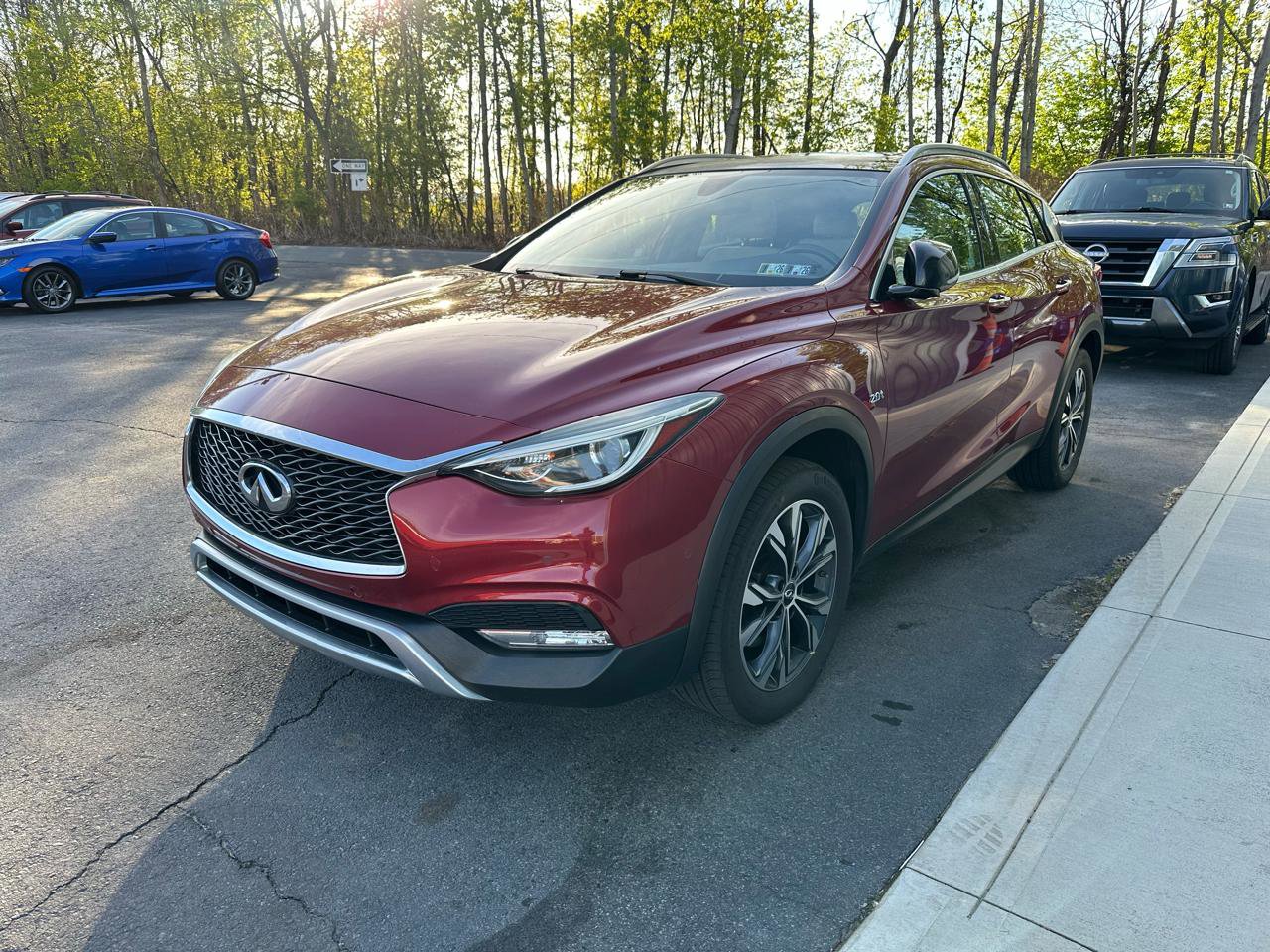 Used 2018 INFINITI QX30 Premium w/ Navigation Package AWD/4WD image 1