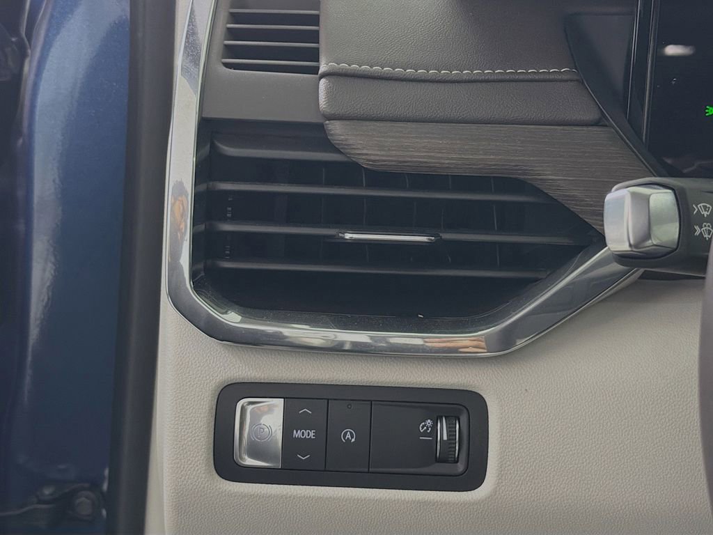 Used 2024 GMC Acadia Denali w/ Super Cruise Package image 11