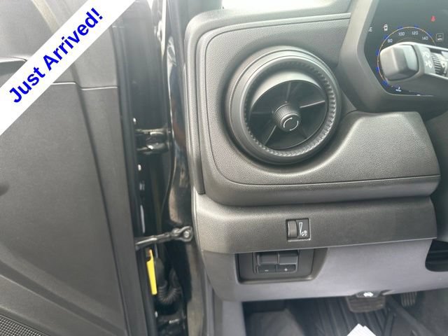 Used 2024 Chevrolet Colorado Trail Boss w/ Advanced Trailering Package AWD/4WD image 18