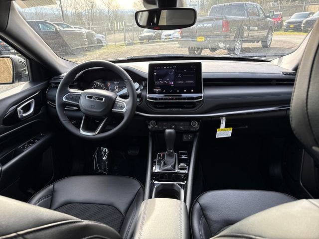 New 2026 Jeep Compass Latitude image 11