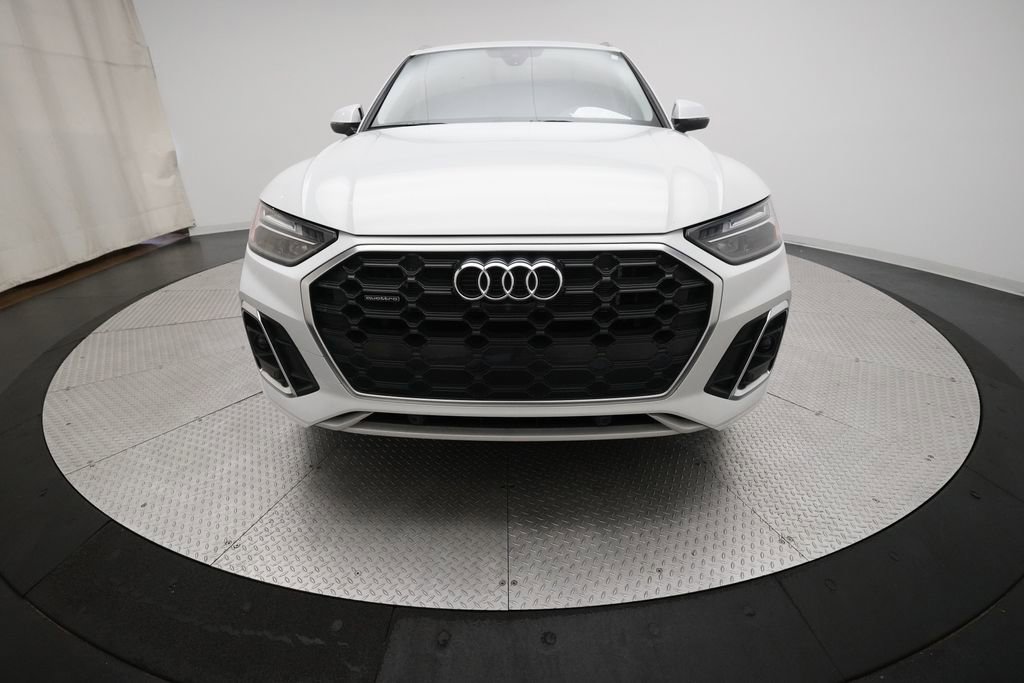 Used 2024 Audi Q5 e Premium Plus w/ Premium Plus Package image 11