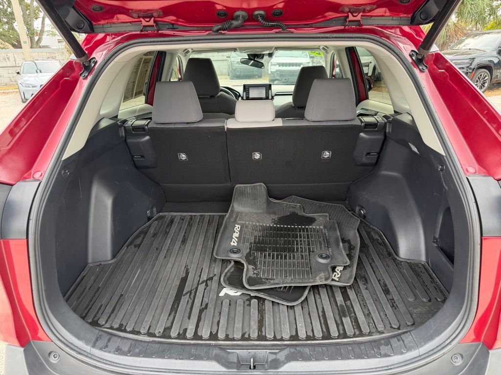 Used 2020 Toyota RAV4 XLE w/ Convenience Package image 37