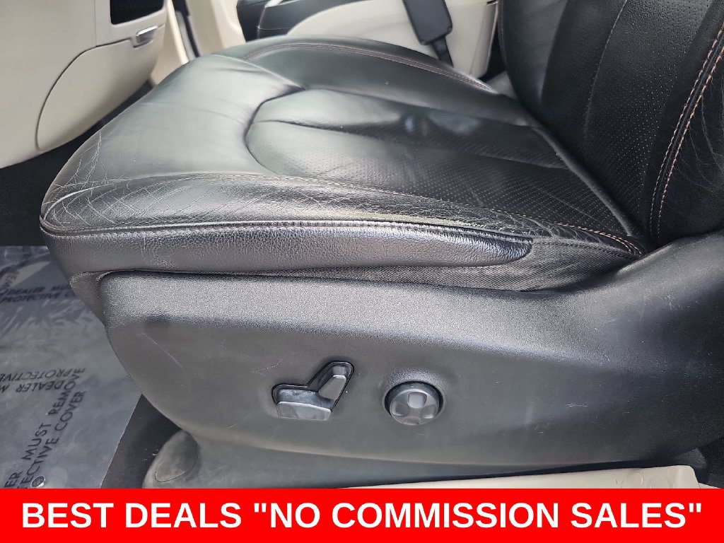 Used 2018 Chrysler Pacifica Touring-L FWD image 29